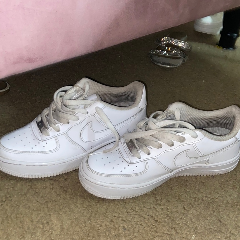 white air forces 1s